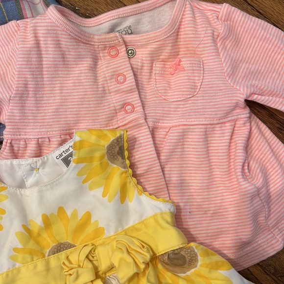 LIKE NEW SPRING AND SUMMER SET - CARTERS 3M OUTFIT PIECES AND SUNFLOWER DRESS - Picture 6 of 10